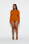 Modelo usando Body Barely There Karoline Vitto, vista frontal