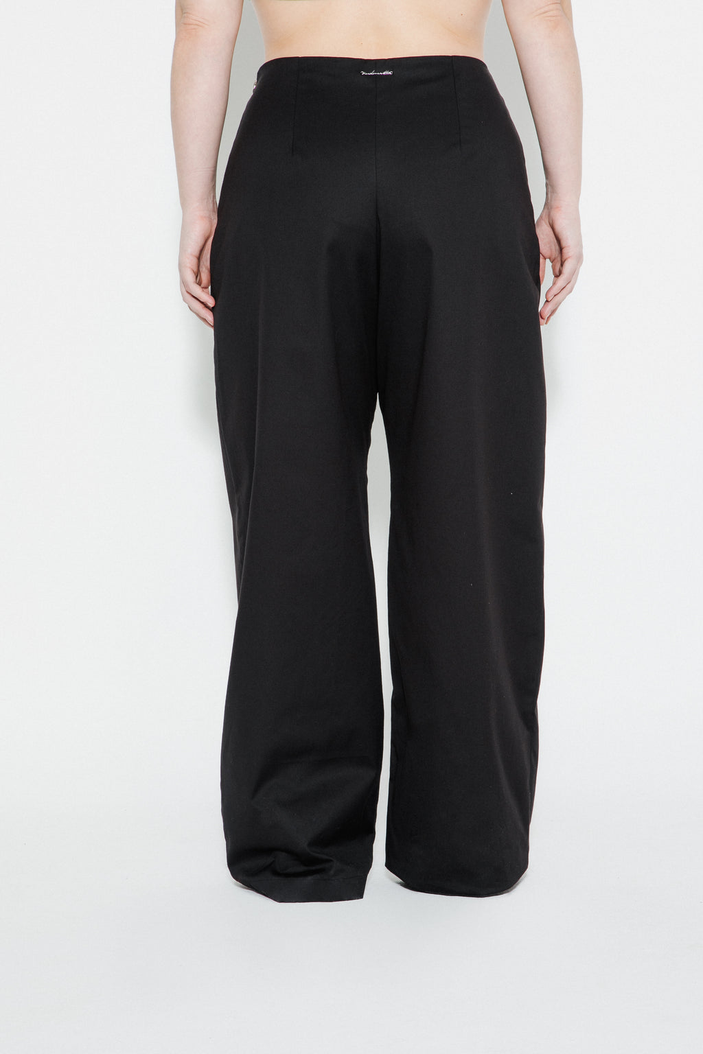 Calça Belly Button Karoline Vitto, vista traseira