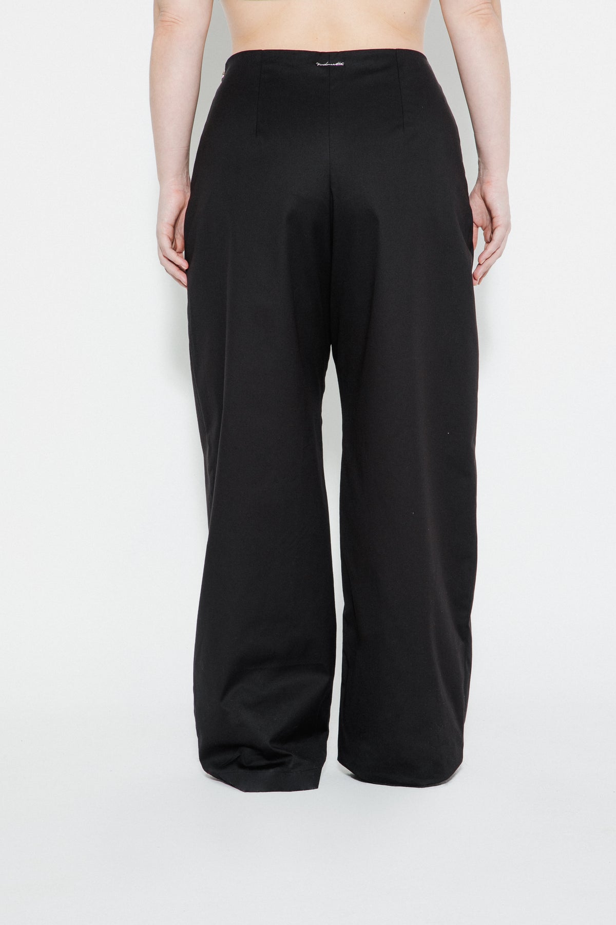 Calça Belly Button Karoline Vitto, vista traseira