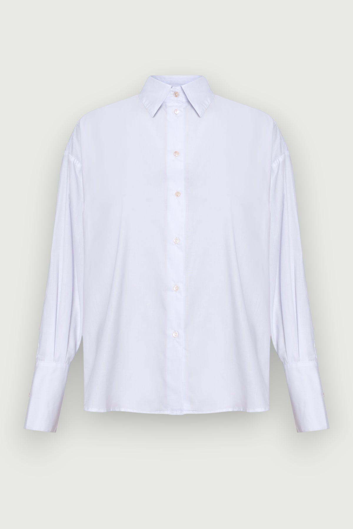 Camisa Oversized Split Costas Branca Karoline Vitto, vista frontal