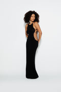 Modelo usando Vestido Cutout Preto Karoline Vitto